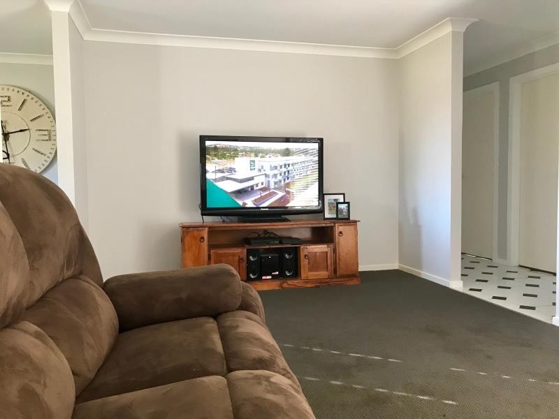 2 Kimba Drive, Glenfield Park NSW 2650