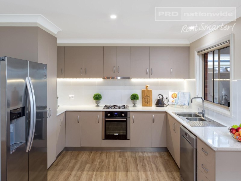 4/6 Trumper Street, Boorooma NSW 2650