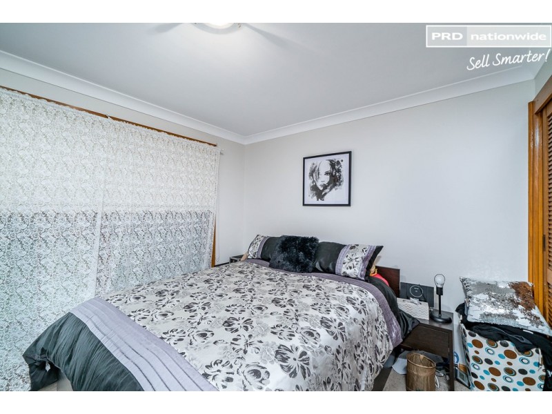 24 Truman Avenue, Tolland NSW 2650