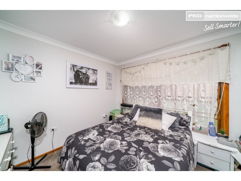 24 Truman Avenue, Tolland NSW 2650