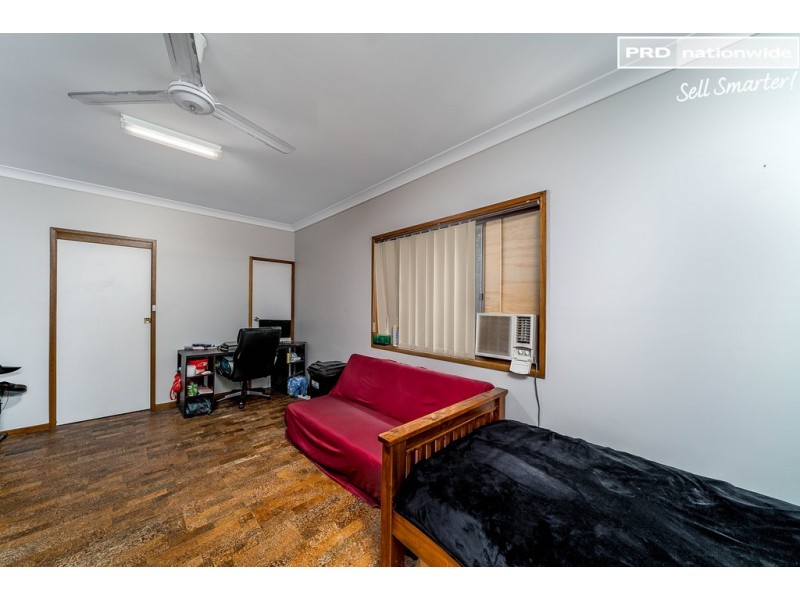 24 Truman Avenue, Tolland NSW 2650
