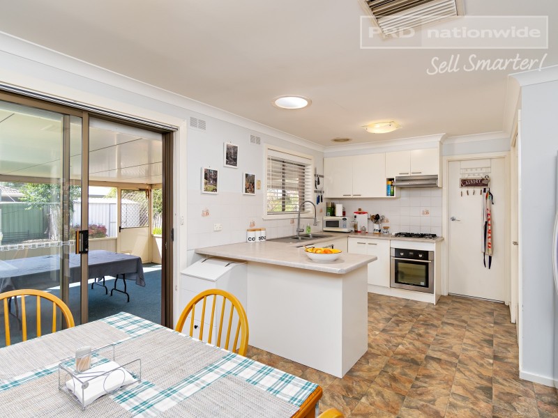 1 Jasmin Crescent, Lake Albert NSW 2650