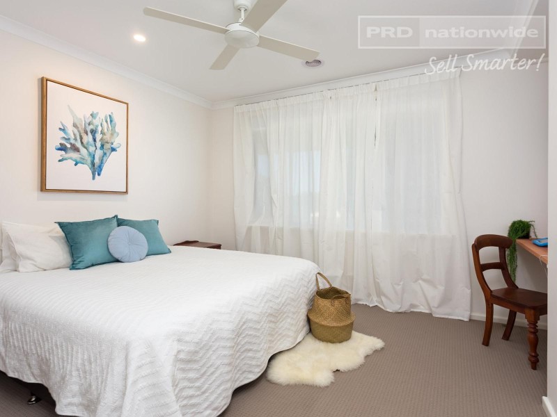 24 White Avenue, Kooringal NSW 2650