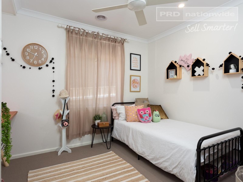 24 White Avenue, Kooringal NSW 2650