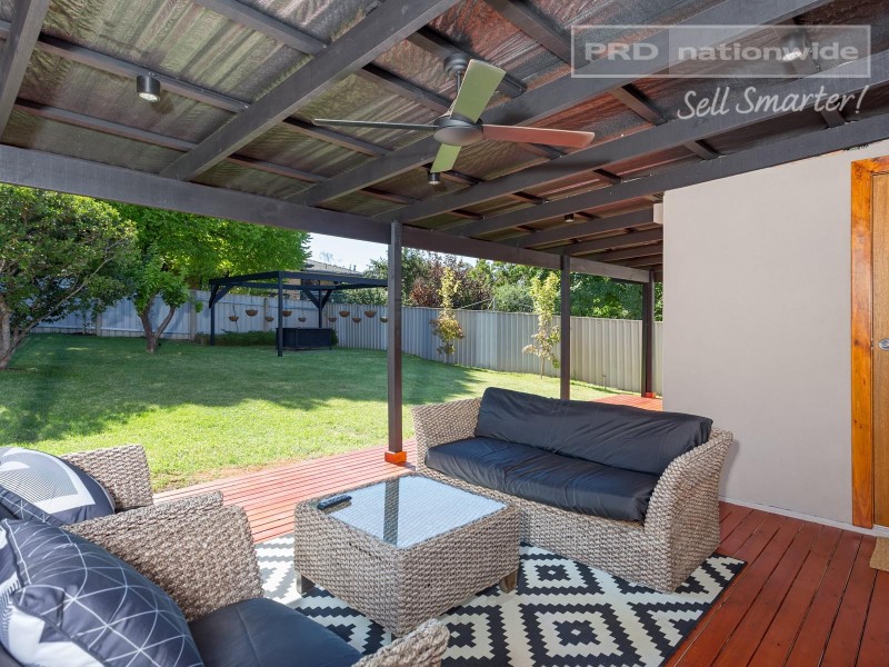 24 White Avenue, Kooringal NSW 2650