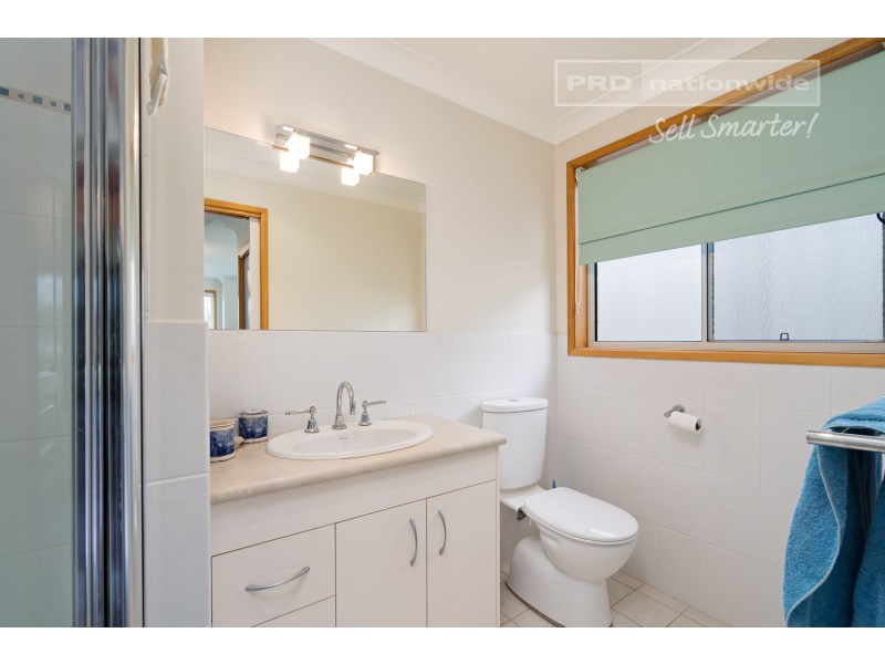 13 Dundale Crescent, Estella NSW 2650