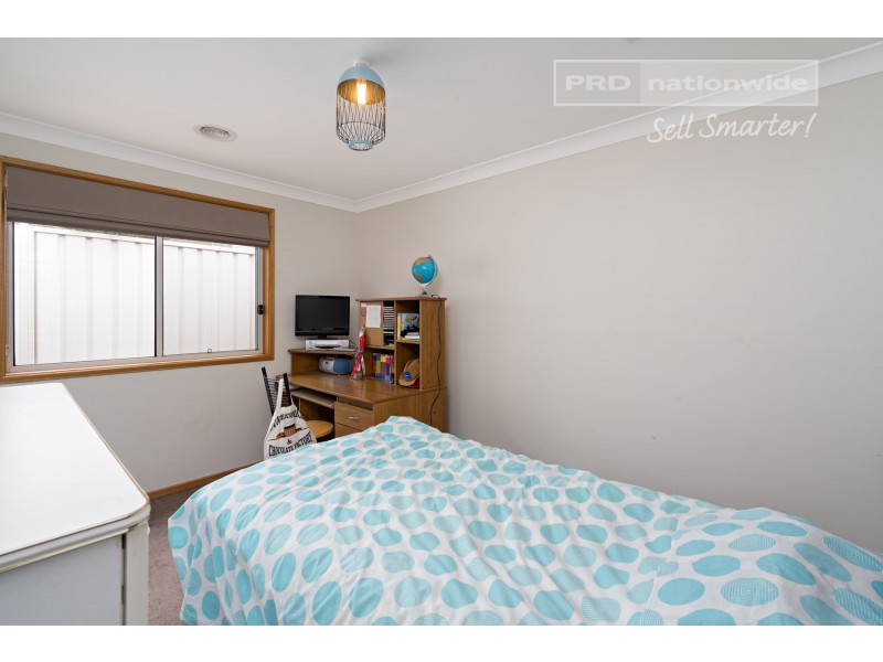 13 Dundale Crescent, Estella NSW 2650