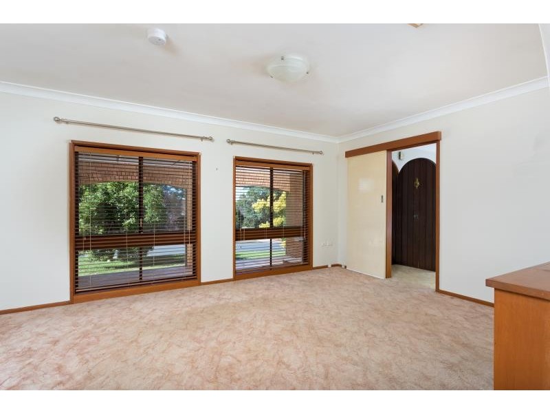 115 Simkin Crescent, Kooringal NSW 2650