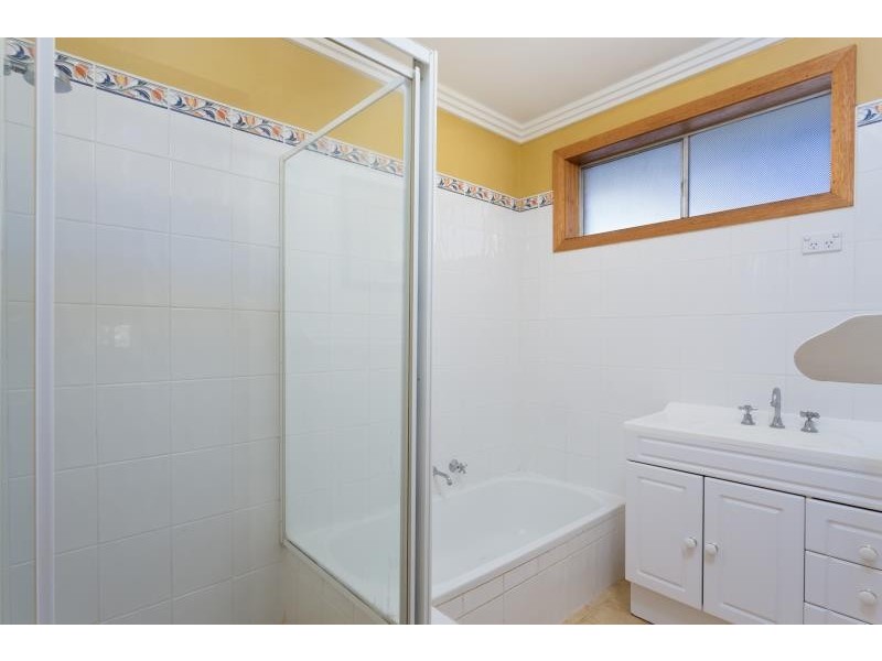 115 Simkin Crescent, Kooringal NSW 2650