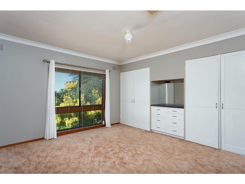 115 Simkin Crescent, Kooringal NSW 2650