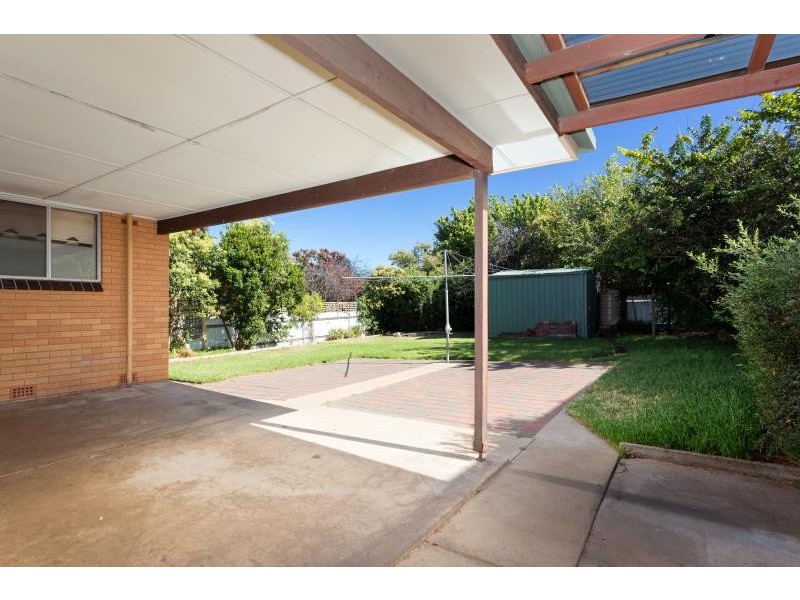 115 Simkin Crescent, Kooringal NSW 2650