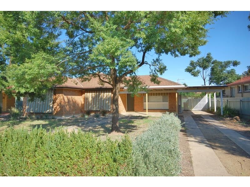 20 Geneva Crescent, Lake Albert NSW 2650