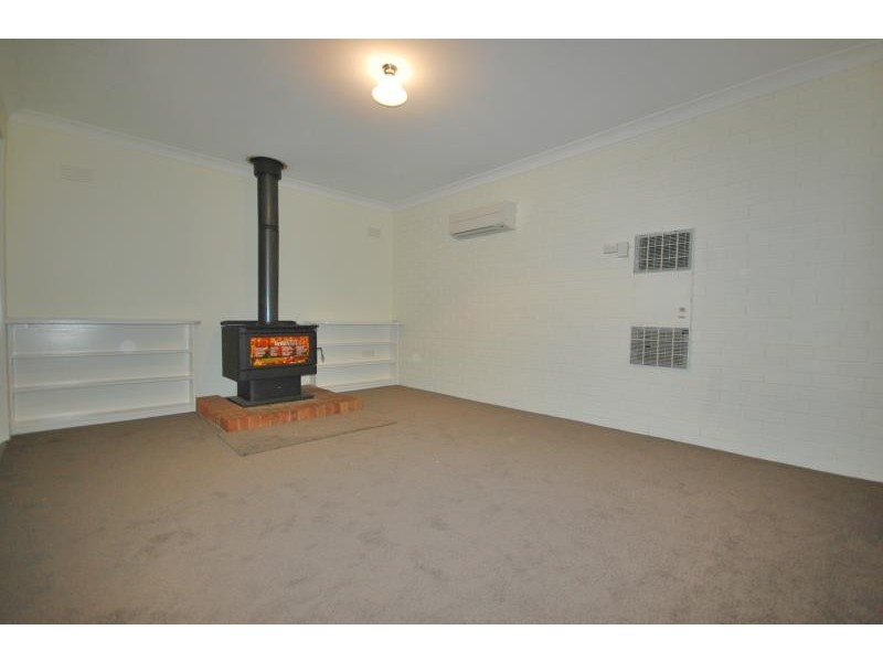 20 Geneva Crescent, Lake Albert NSW 2650