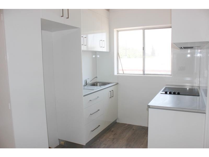 3/187 Lake Albert Road, Kooringal NSW 2650