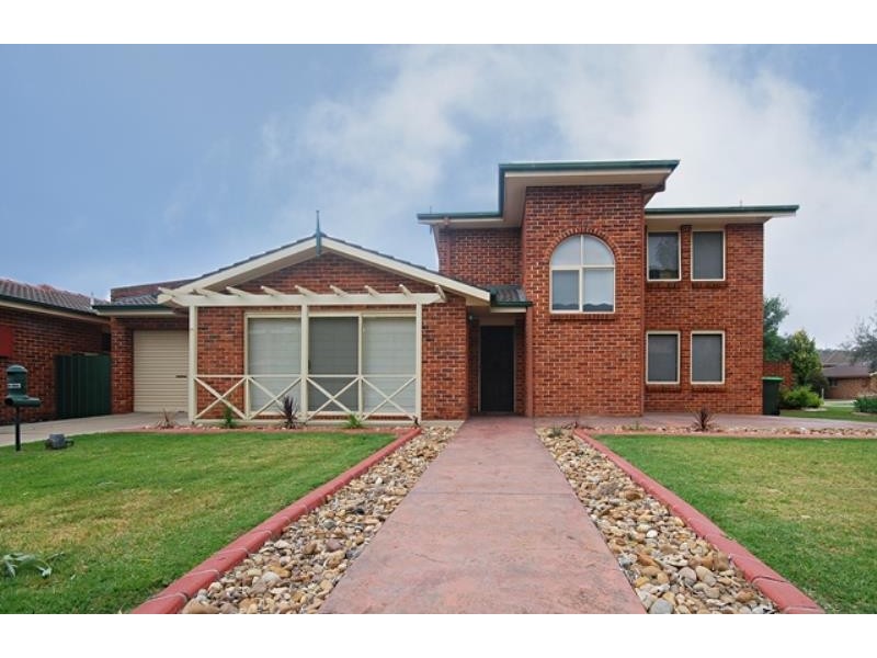 15 Bentley Place, Wagga Wagga NSW 2650