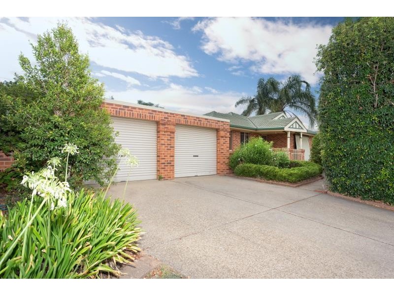 131 Undurra Drive, Glenfield Park NSW 2650