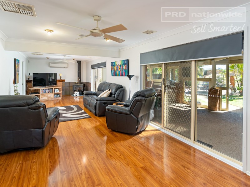 14 Lavender Place, Lake Albert NSW 2650