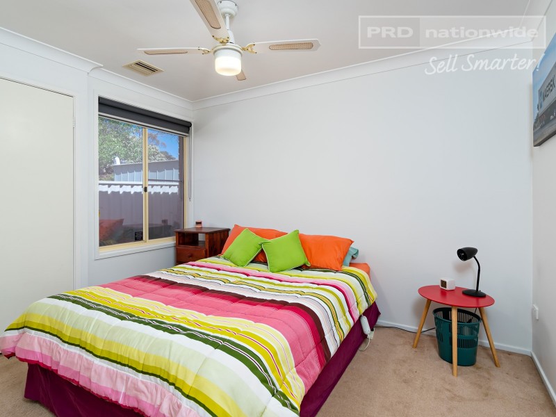 14 Lavender Place, Lake Albert NSW 2650