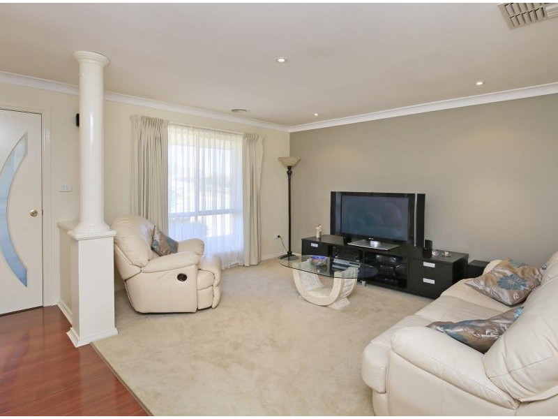 38 Kimba Drive, Glenfield Park NSW 2650