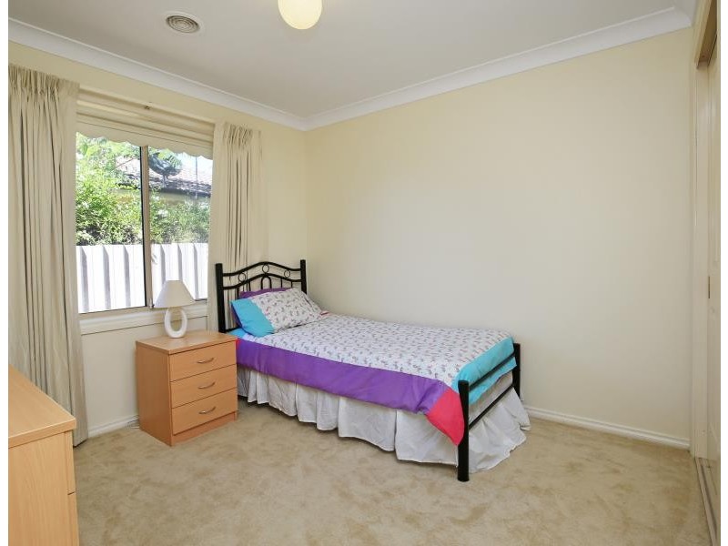 38 Kimba Drive, Glenfield Park NSW 2650