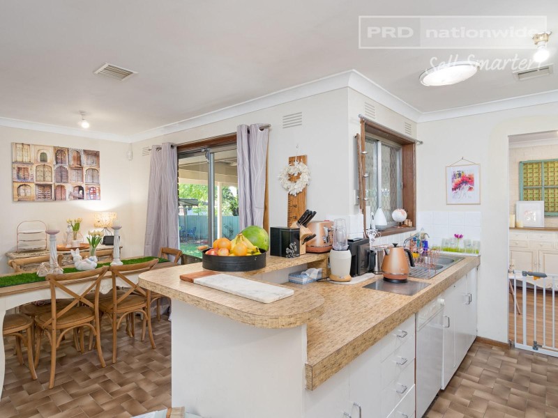6 Crisp Drive, Flowerdale NSW 2650
