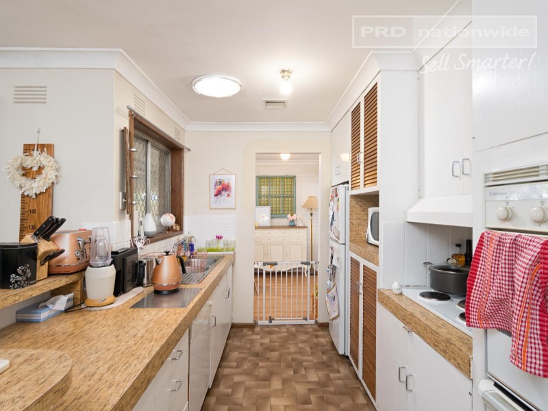 6 Crisp Drive, Flowerdale NSW 2650