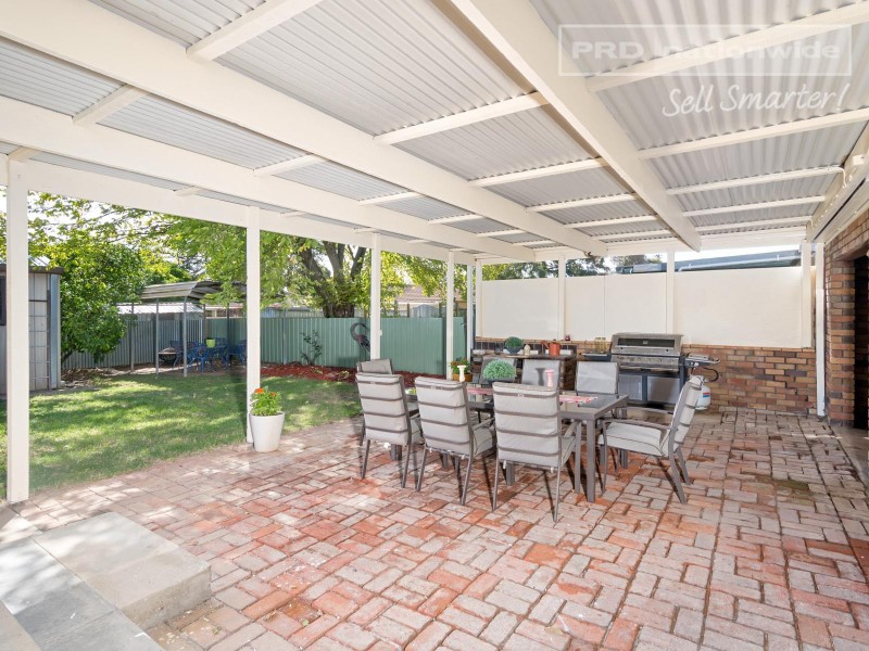 6 Crisp Drive, Flowerdale NSW 2650