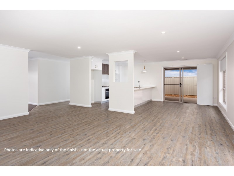 2/16 Rainbow Drive, Estella NSW 2650