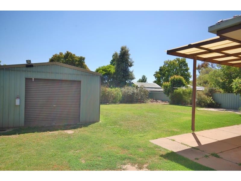 27 Telopea Crescent, Lake Albert NSW 2650