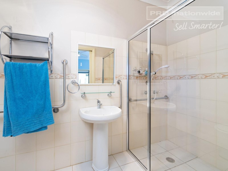 14 Cummins Drive, San Isidore NSW 2650