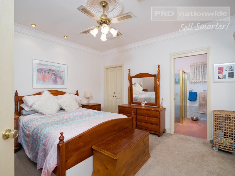 14 Cummins Drive, San Isidore NSW 2650