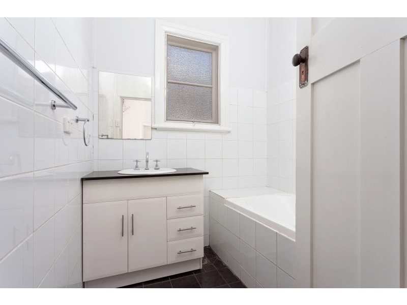 26 Flinders Street, Turvey Park NSW 2650