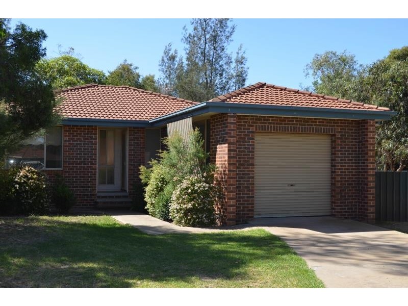 7 Matheson Place, Estella NSW 2650