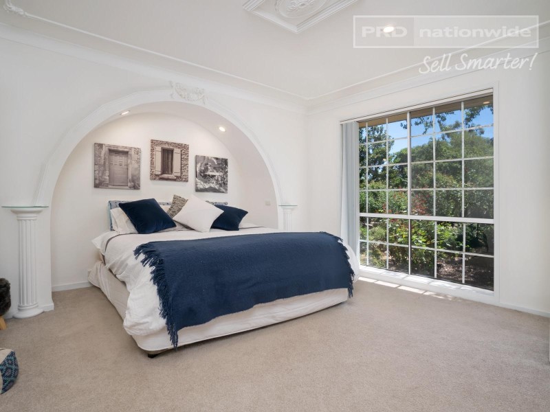 6 Poplar Road, Lake Albert NSW 2650