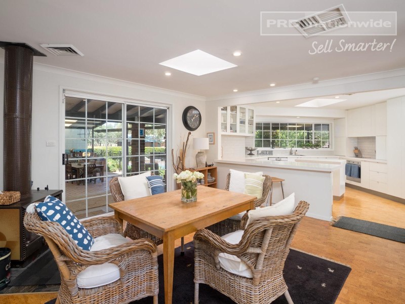 6 Poplar Road, Lake Albert NSW 2650