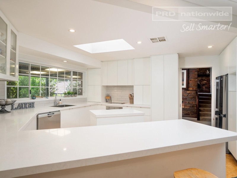 6 Poplar Road, Lake Albert NSW 2650