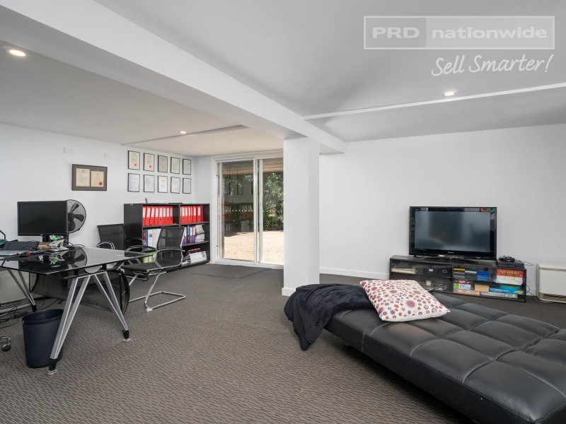 6 Poplar Road, Lake Albert NSW 2650