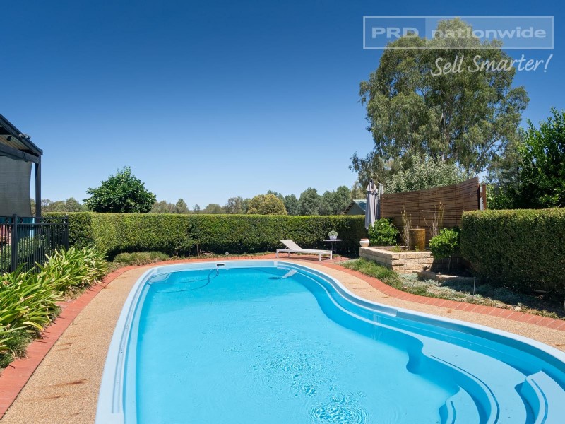 6 Poplar Road, Lake Albert NSW 2650