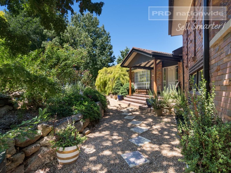 6 Poplar Road, Lake Albert NSW 2650