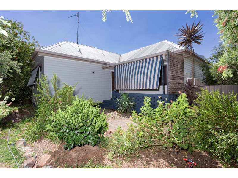 347 Lake Albert Road, Kooringal NSW 2650