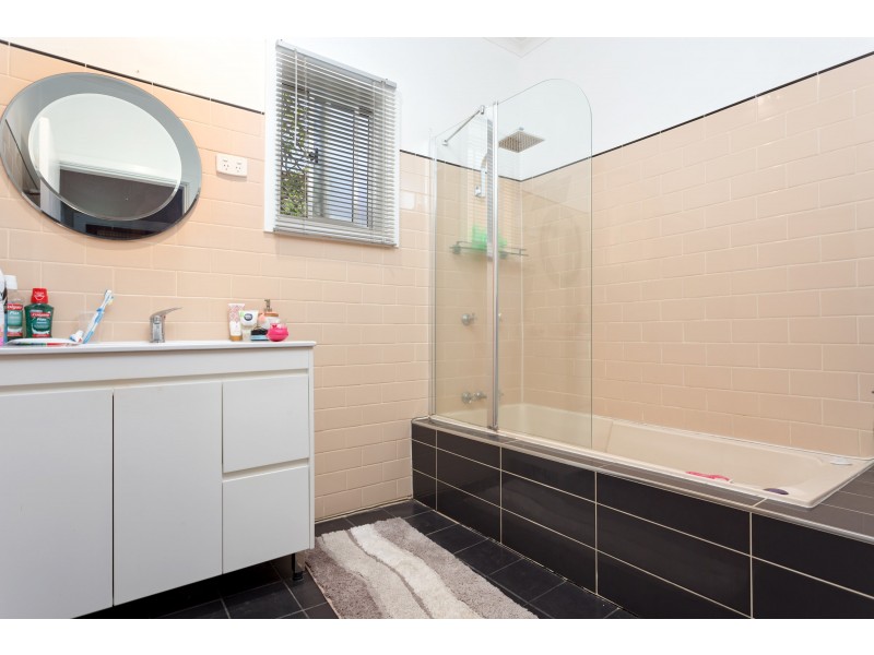 347 Lake Albert Road, Kooringal NSW 2650