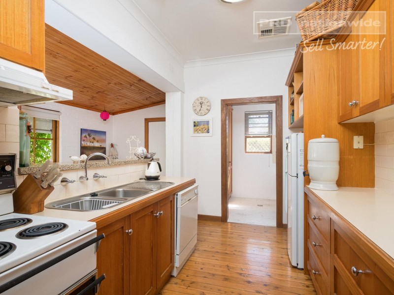 4 Heath Street, Turvey Park NSW 2650