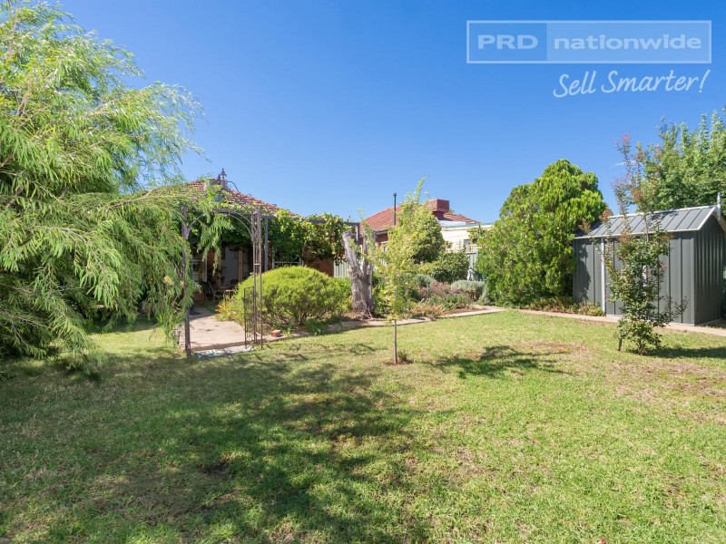 4 Heath Street, Turvey Park NSW 2650