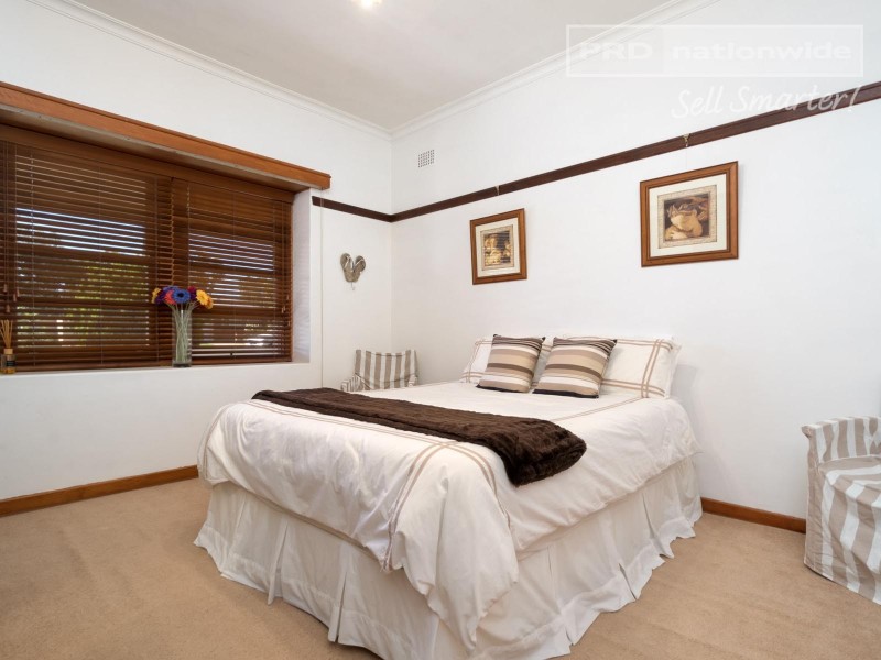 4 Heath Street, Turvey Park NSW 2650