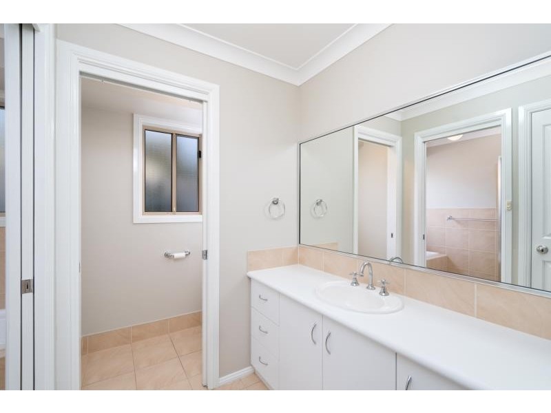 95 Yentoo Drive, Glenfield Park NSW 2650