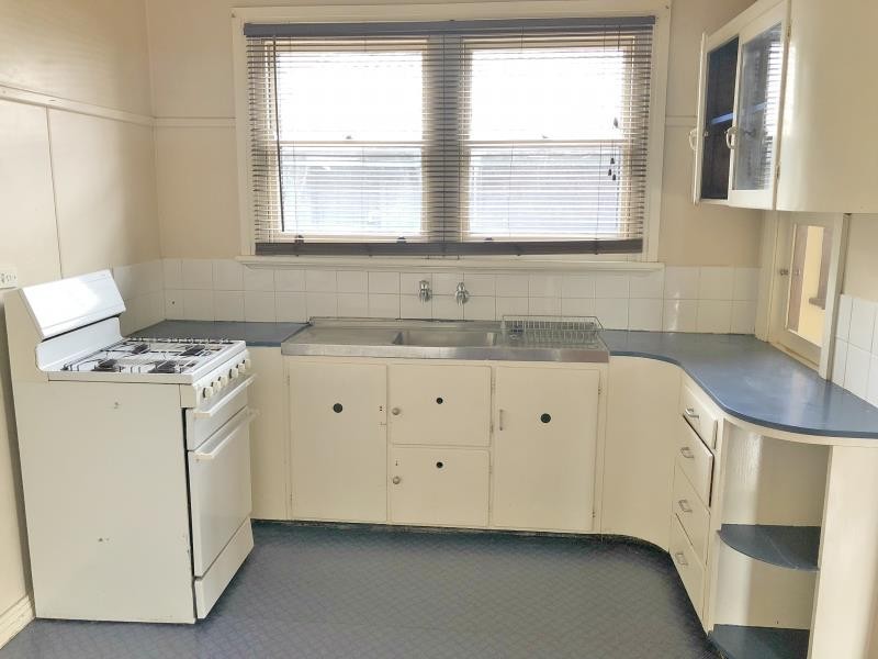 14 Blamey Street, Turvey Park NSW 2650