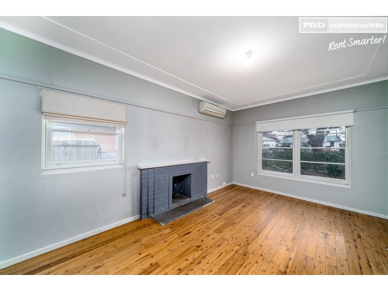 99 Bolger Avenue, Mount Austin NSW 2650