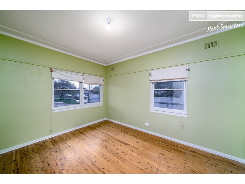 99 Bolger Avenue, Mount Austin NSW 2650