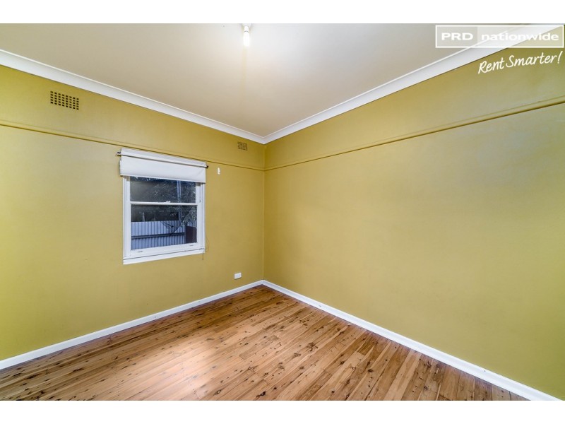 99 Bolger Avenue, Mount Austin NSW 2650