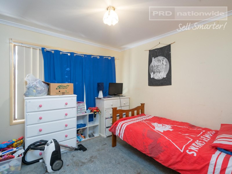 70 Elizabeth Avenue, Forest Hill NSW 2651